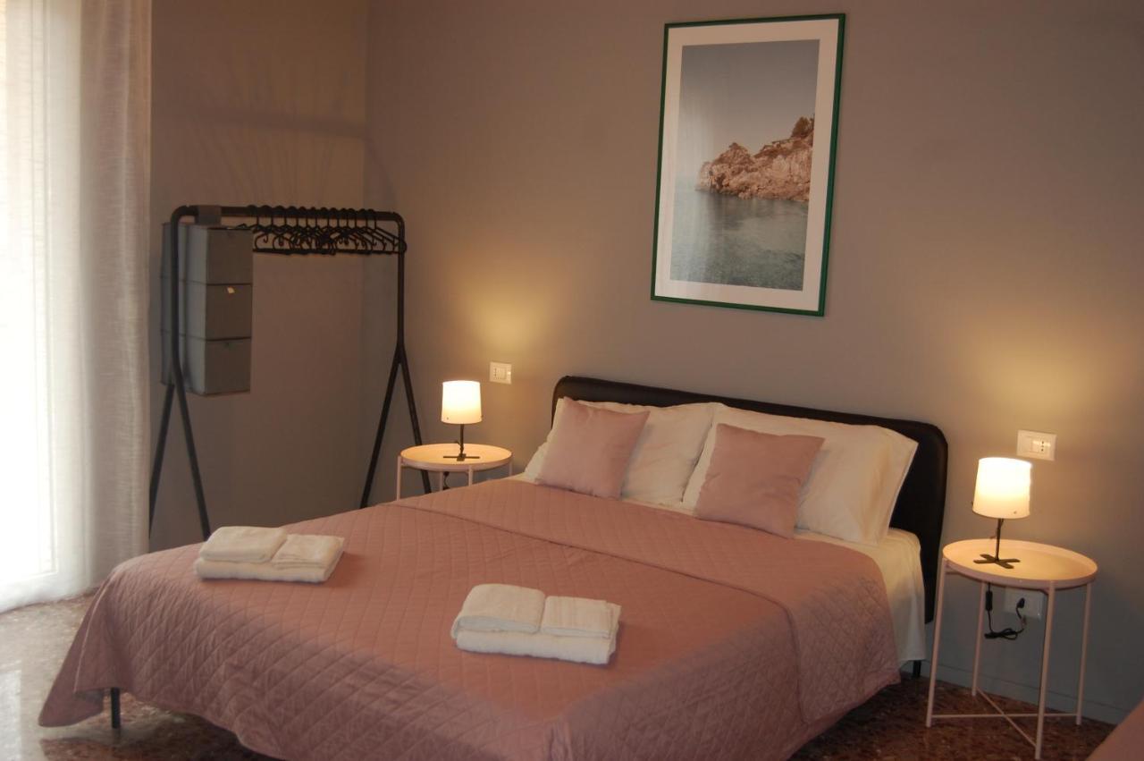 シラクーサ Dimora 81 Bed & Breakfast エクステリア 写真